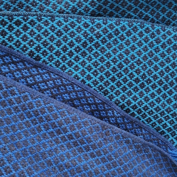 Two tone blue scarf - Picture 2 of 3